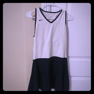 Nike medium white and navy sleeveless tennis dress